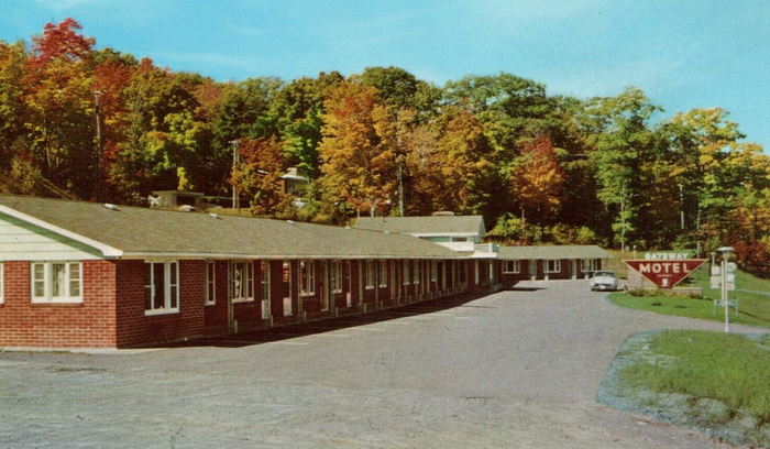 Gateway Motel - Old Postcard